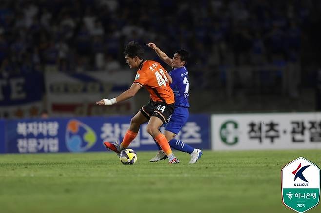 돈 세는 손가락? ‘심판 모욕’ 해석→상벌위, 화성 함선우에게 2경기 출장 정지+제재금 200만원