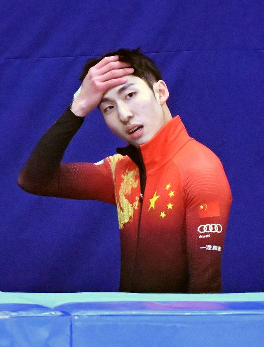 “돌아오지 마라” 中팬 분노 린샤오쥔, 대표팀 내 입지 흔들... 중국 언론 “대표팀 선택은 도박이었다”