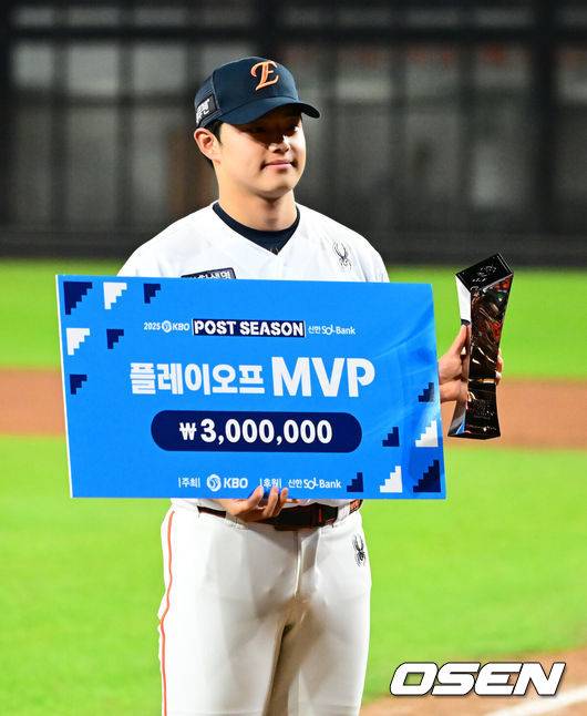 ‘불펜’ 문동주 MVP 받았는데, 김경문 왜 “KS도 그러면 희망 없다”고 했나…전격 선발 복귀→1차전 맡을까 [PO5]