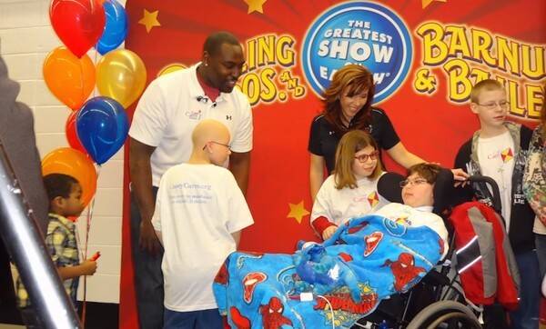 '참극' 안타까운 사망 비보에 공식 입장...UFC 슈퍼스타 존 존스,