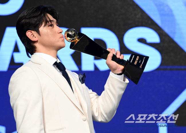 1년 만에 역전된 '문김대전', 19년 만 KS 이끈 '문동원' 이래서 거물급 투수는 못 참지, 내년부터 진검승부