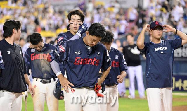 한화도, 손아섭도 끊어냈는데…롯데만 또 못했다, 29년 연속 KS→8년 동안 가을 냄새도 못 맡았다