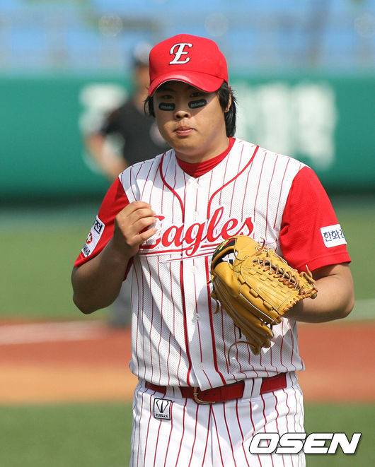 류현진도 괴성 지르면서 감격하다니…19세 막내→38세 최고참 '첫 우승' 도전