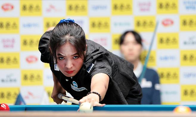 '당구 女帝 울고, 캄보디아 특급 웃었다' 김가영은 16강에서 덜미, 스롱은 8강 진출