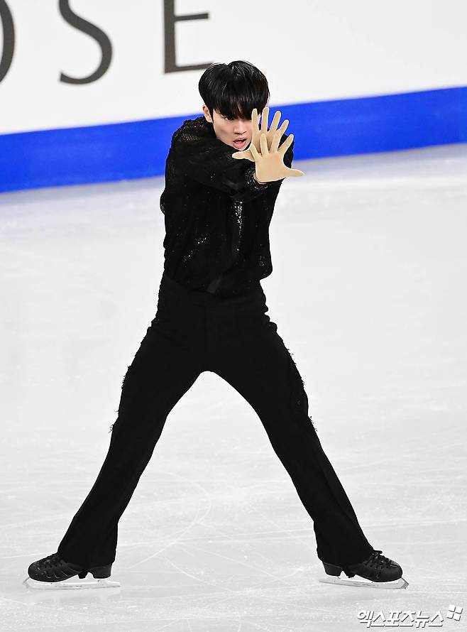 '대충격' 男 피겨 간판 차준환, '점프 0점' 수모…그랑프리 2차 쇼트프로그램 7위 그쳐