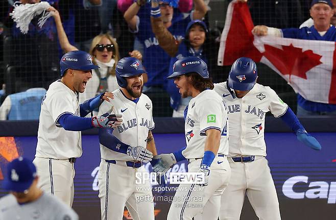 이럴수가, 다저스 역대 최초 기록 희생양됐다…'대타 그랜드슬램' 토론토, '오타니 투런' 다저스에 기선제압