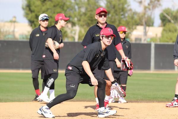 '박찬호 100억' 가능? WAR로 계산해 보았다…오지환 따라가면 '물음표', 심우준 따라가면 '느낌표'