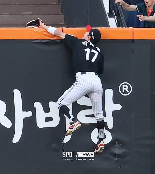 한화 팬들 욕 나오게 하는 악마의 중견수