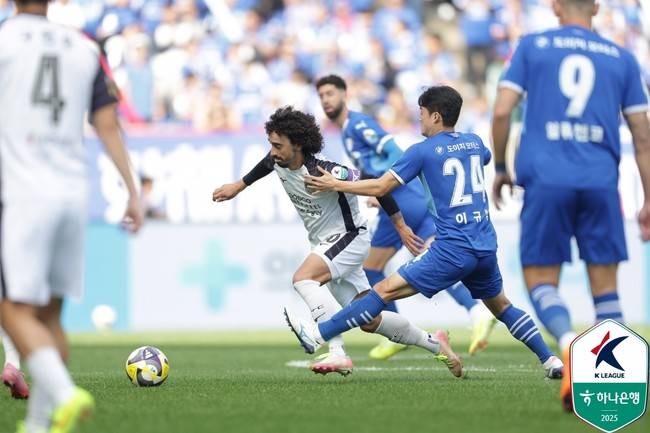 [K리그2 현장리뷰] 사실상 무산된 다이렉트 승격...'통한의 동점골 허용' 수원, 전남과 2-2 무승부