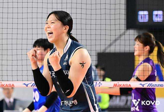 '이지윤 신인 데뷔' 도로공사, 흥국생명 제압…이나연은 복귀전(종합)