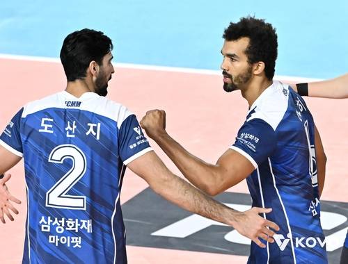 '이지윤 신인 데뷔' 도로공사, 흥국생명 제압…이나연은 복귀전(종합)