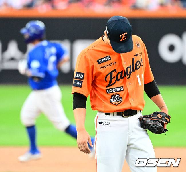 'FA 왜 샀나' 김경문 감독의 승부수, 72억 내야수→78억 투수도 제외시켰다…26년 만에 우승 기회, 냉정하고 냉정하다