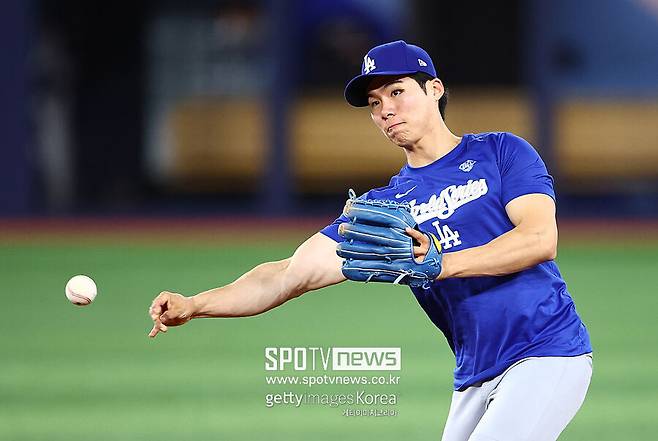 도대체 김혜성은 언제 쓰려고? 드디어 선발 출전 보인다… 로버츠 ‘멘붕’서 벗어날까