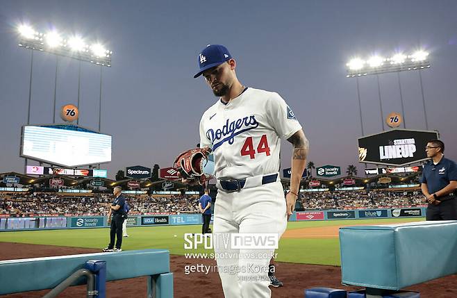 도대체 김혜성은 언제 쓰려고? 드디어 선발 출전 보인다… 로버츠 ‘멘붕’서 벗어날까