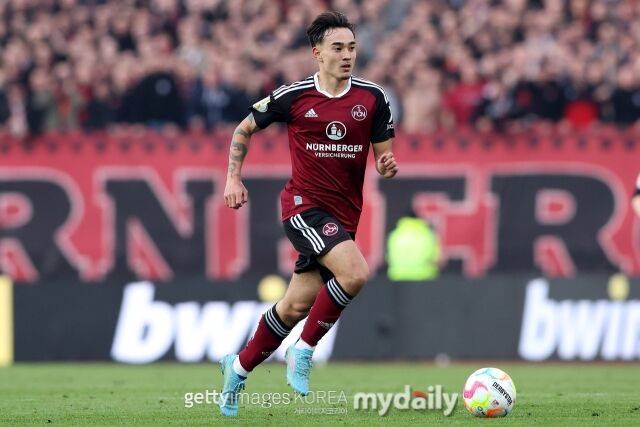 '김민재 풀타임' 바이에른 뮌헨, '카스트로프 살인 태클 퇴장' 묀헨글라드바흐에 완승