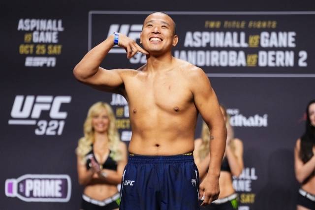 ‘잘 싸웠다’ 박준용, ‘스턴건’ 김동현의 UFC 10승 기록은 다음으로…‘랭커급’ 알리스케로프에게 3R 만장일치 판정패 [UFC]