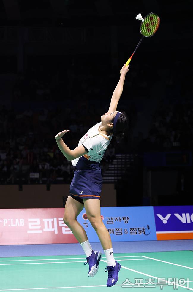 '최강' 안세영, 1시간 27분 혈투 끝에 '천적' 천위페이에 설욕…프랑스오픈 결승행