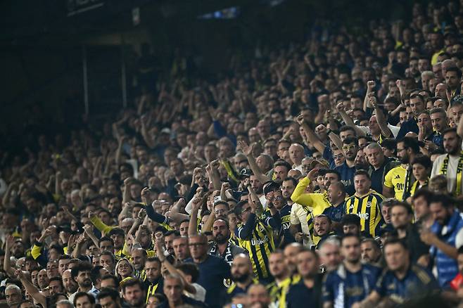 김민재 이런 구단에서 어떻게 버텼나…이번에는 ‘인종차별’로 논란, 獨 정치인까지 나서서 비판