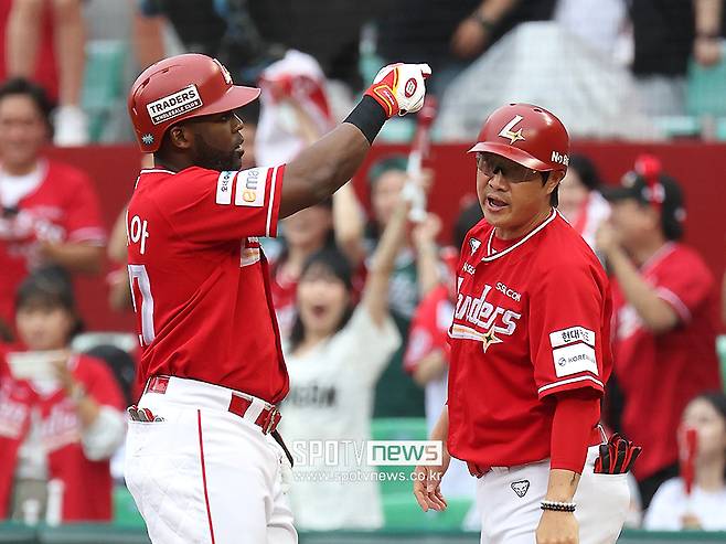 타격왕이 이적 시장에 나올 수도 있다고? 타 팀서 군침 흘리나, 이 선수의 운명은?