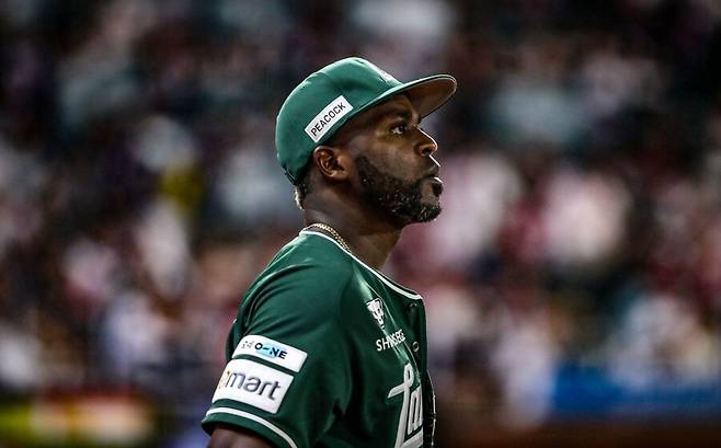 타격왕이 이적 시장에 나올 수도 있다고? 타 팀서 군침 흘리나, 이 선수의 운명은?