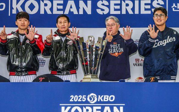 시뮬레이션 결과 LG 우승 확률 58%, 한화는 7차전 가야 희망...염경엽 손가락 6개-김경문 7개 펼친 이유 있었네 [KS1]