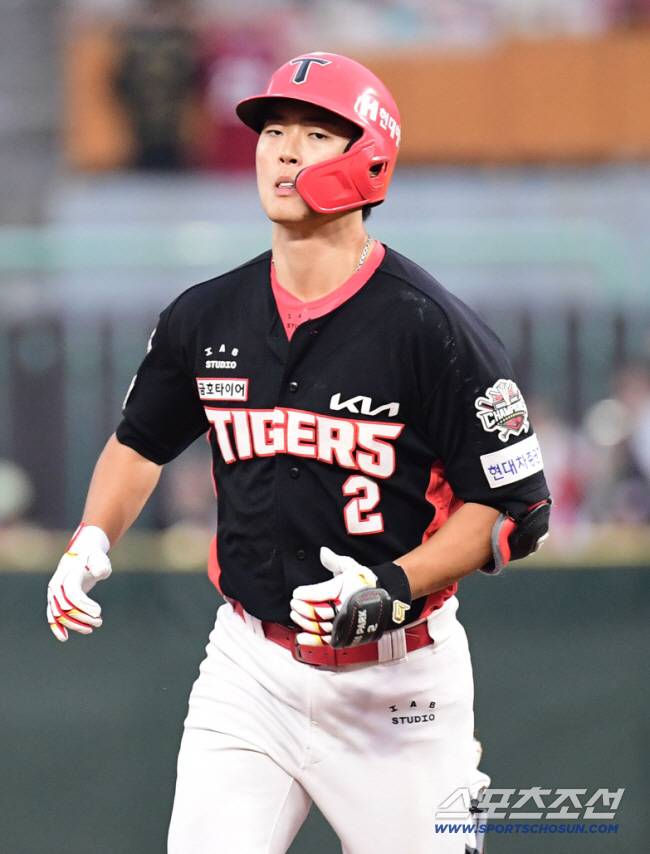 6년 공들인 KIA 1라운더, 100억 최대어 대안 되나…감독은 일찍이