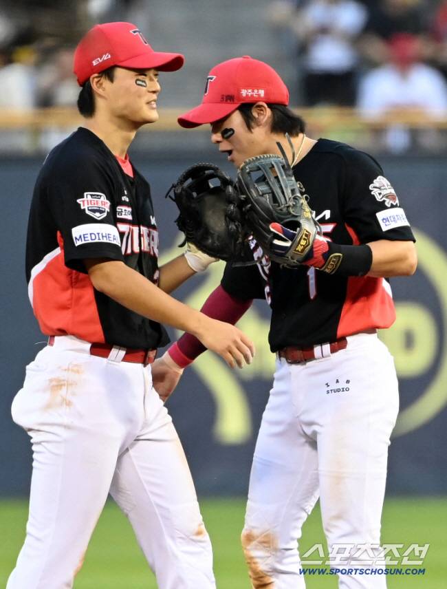 6년 공들인 KIA 1라운더, 100억 최대어 대안 되나…감독은 일찍이