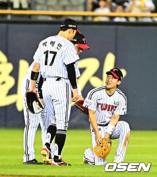 '이럴 수가, 1차전부터 파격인가' 김현수 4번-오스틴 지명타자-구본혁 3루수, LG 라인업 떴다