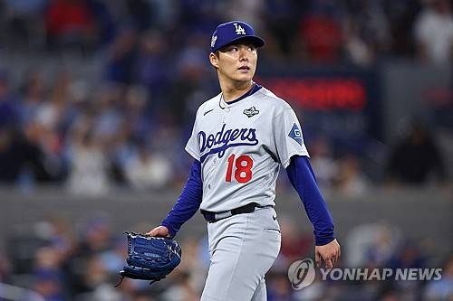 '야마모토 완투승+스미스 3타점' LAD, TOR 5-1 꺾고 1승1패 [월드시리즈2]