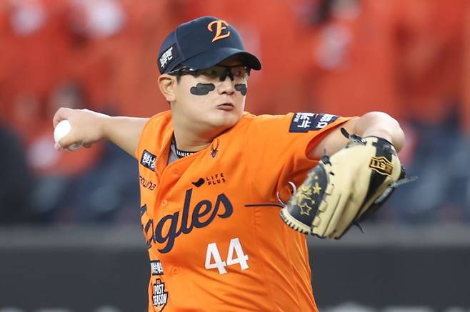 '명장은 일단 신념을 한번 접었다' 김서현에게 주어진 3번째 기회, 과연 10월의 악몽 이겨낼까