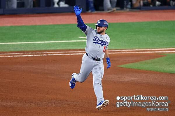 '日 야마모토 완벽투' 21세기 최초, 2년 연속 WS 우승까지 'D-3' 다저스, 토론토와 1승 1패...김혜성은 결장