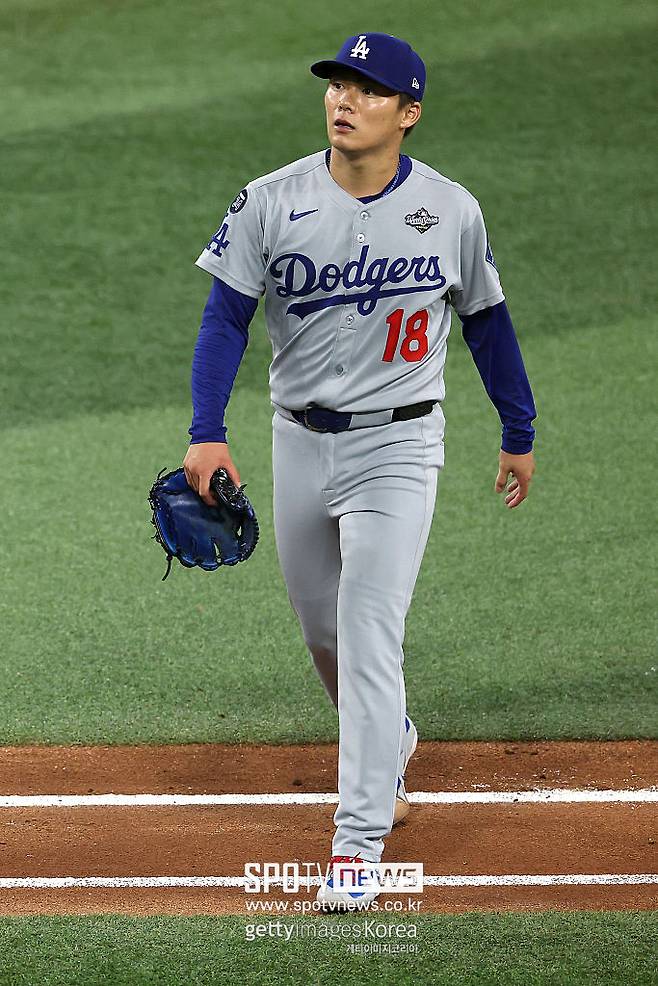 '2001년 커트 실링 이후 처음' 야마모토 2연속 완투승 대기록…다저스, 토론토에 5-1 승리→시리즈 1승 1패 동률