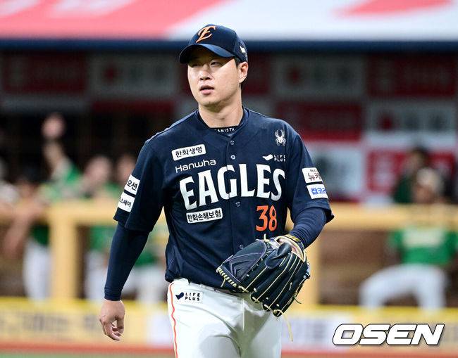 한화 생활 13년 만에 이런 영광이…78억 FA 제치고 KS행 감격 “한국시리즈 끝나고 은퇴해도 좋다, 최선 다할 것” [KS1]