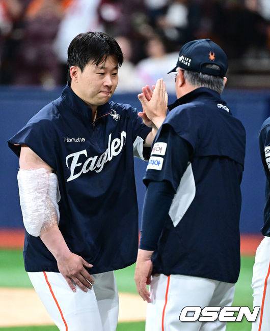 한화 생활 13년 만에 이런 영광이…78억 FA 제치고 KS행 감격 “한국시리즈 끝나고 은퇴해도 좋다, 최선 다할 것” [KS1]