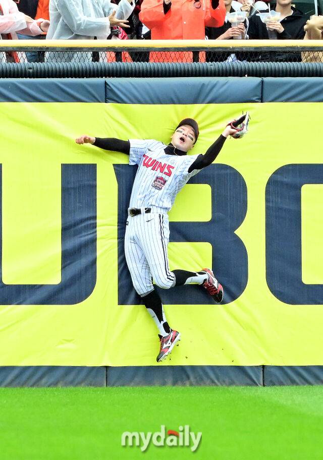 '문현빈 울리고 문동주도 울렸다' 한화 악마 그자체, 박해민 KS 첫 홈런→공수 맹활약 [MD잠실 KS1]