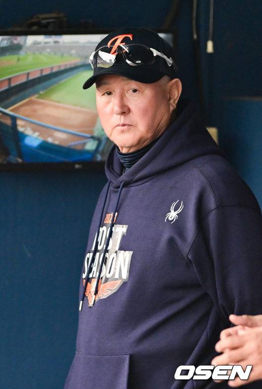 두산→NC→한화 3개팀 KS 이끌었는데…잠실서 11전 전패라니, 김경문 감독 지독한 가을 징크스 [KS1]