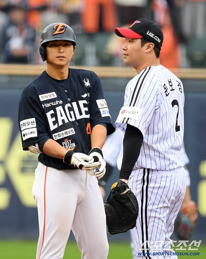 사인 미스? 번트까지 대놓고 왜 안들어왔나 → 한화 1사3루 무득점 미스터리 [KS1]