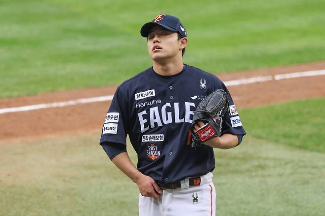 '1차전 패배' 한화 김경문 감독,