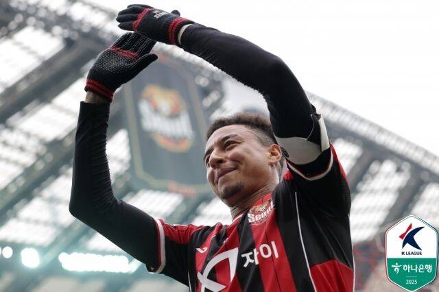 교체 투입 후 멀티골 '미친 활약'...게임 체인저 자처한 린가드,