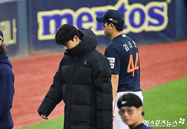 '19년 만의 KS' 7사사구에 실망한 김경문 감독…