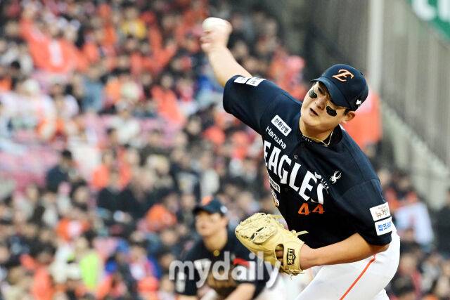 “야구, 맞다 보면 or 막다 보면” 한화 김서현 조용히 다시 154km 찍었다…김경문 절대 포기 안 한다[MD잠실 KS1]