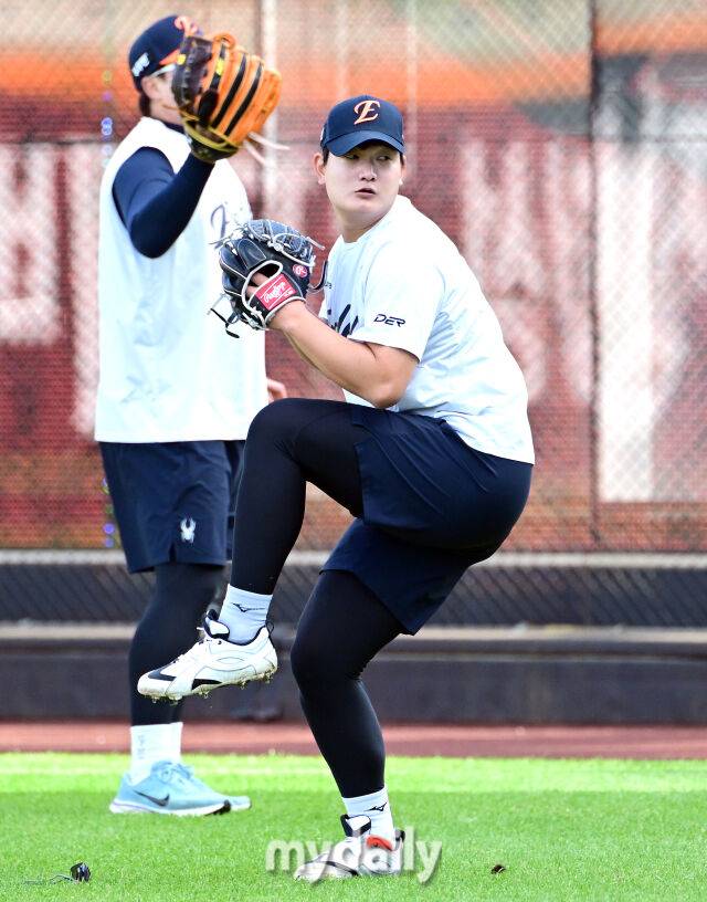 “야구, 맞다 보면 or 막다 보면” 한화 김서현 조용히 다시 154km 찍었다…김경문 절대 포기 안 한다[MD잠실 KS1]