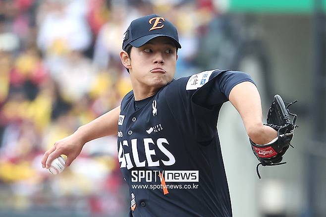 한화 비상이다, 가을 영웅이 지쳐간다… 157.0㎞→153.2㎞→151.4㎞, KS에는 새 영웅 필요한가