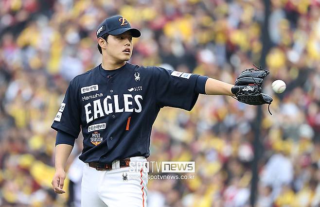 한화 비상이다, 가을 영웅이 지쳐간다… 157.0㎞→153.2㎞→151.4㎞, KS에는 새 영웅 필요한가