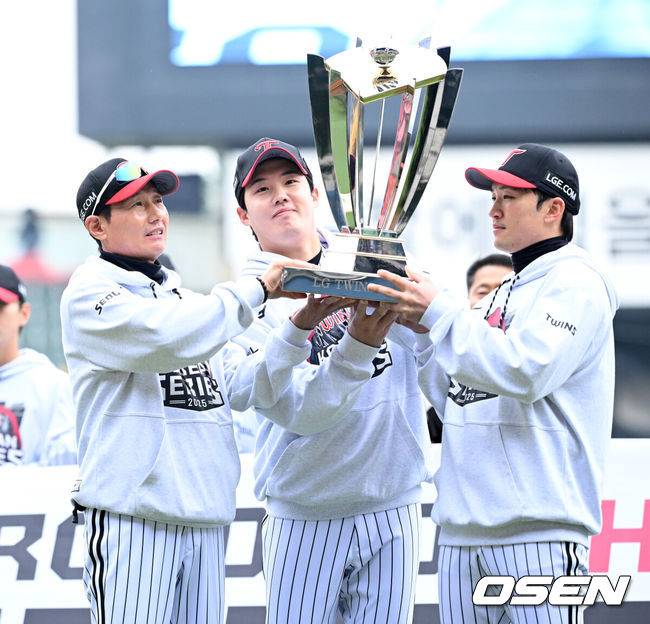 ‘이럴 수가’ LG 초비상, 1차전 이겼는데 비보 날아들었다. 치리노스 부상→임찬규 2차전 출격 “잠실은 임찬규도 좋은 카드” [KS1]