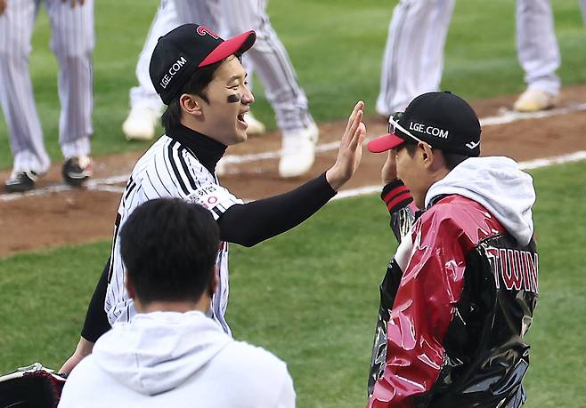 “이걸 어쩌나...’’ 한화의 가장 믿는 구석이었던 LG의 무뎌진 실전 감각, KS 초장부터 그런 기미조차 보이지 않았다