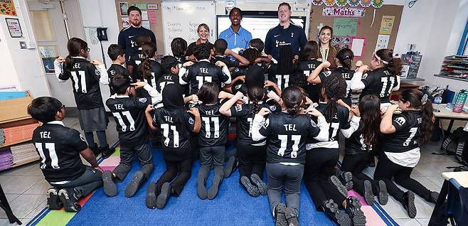 토트넘 ‘오피셜’ 공식발표 나오자마자…‘전 주장’ 손흥민 댓글로 격려 메시지 보냈다 “우리 모두 너를 응원해”