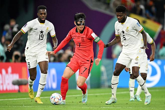 홍명보호 내달 평가전 상대 가나 파격 결단, 축구협회장 ‘오피셜’ 공식입장…은케티아·허드슨오도이 향해 “헌신 보여주지 않은 선수들 귀화시킬 생각 없어”