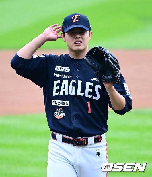 '지면 탈락' 경기도 안 쓰고 아꼈는데…한화 최고 무기가 사라졌다, 힘 빠진 문동주 '162km→154km, 8일 만에 8km 구속 저하'