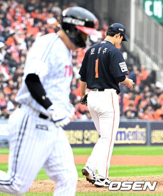 '지면 탈락' 경기도 안 쓰고 아꼈는데…한화 최고 무기가 사라졌다, 힘 빠진 문동주 '162km→154km, 8일 만에 8km 구속 저하'